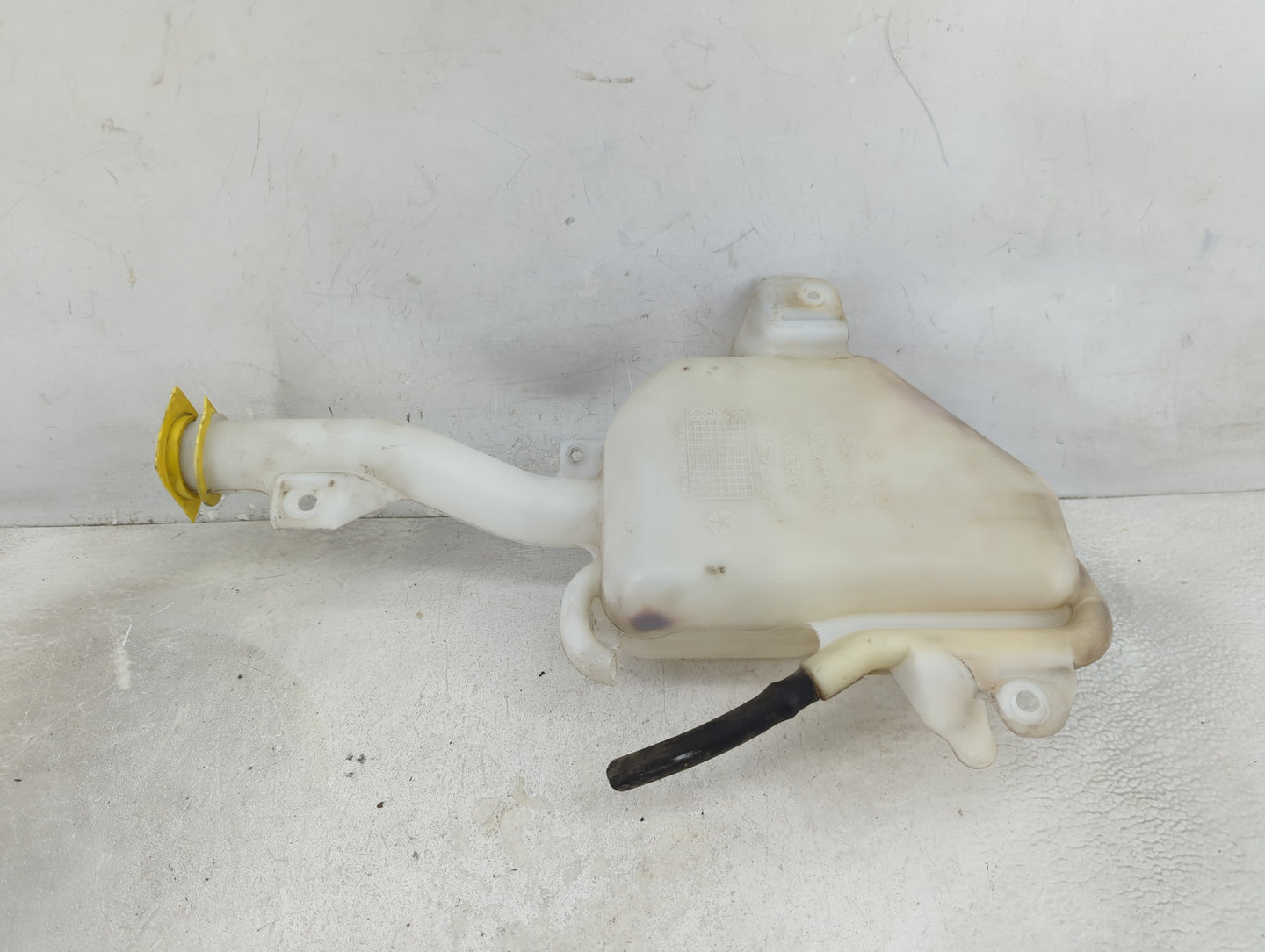 2001 Town & Country Windshield Washer Fluid Reservoir Bottle Oem - Oemusedautoparts1.com