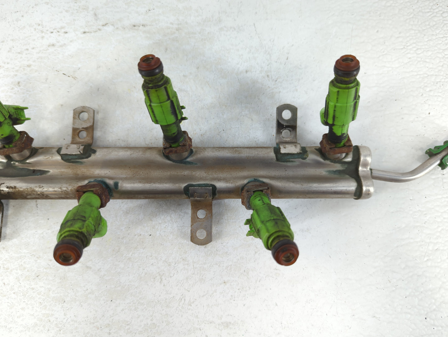 2003 Chrysler Town & Country Fuel Injectors P/N:04861 498AD Fits OEM Used Auto Parts - Oemusedautoparts1.com