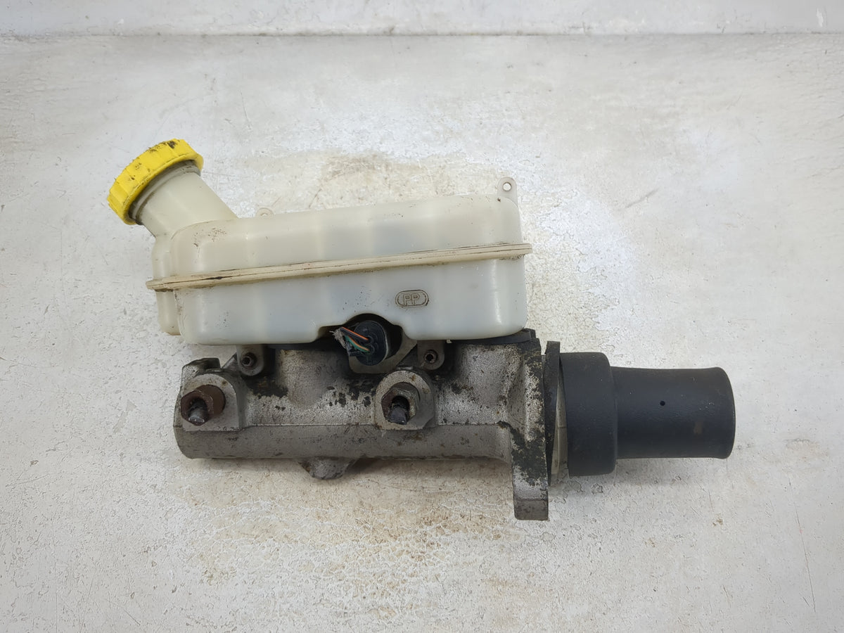 2001-2007 Dodge Caravan Brake Master Cylinder 1513133 - Oemusedautoparts1.com