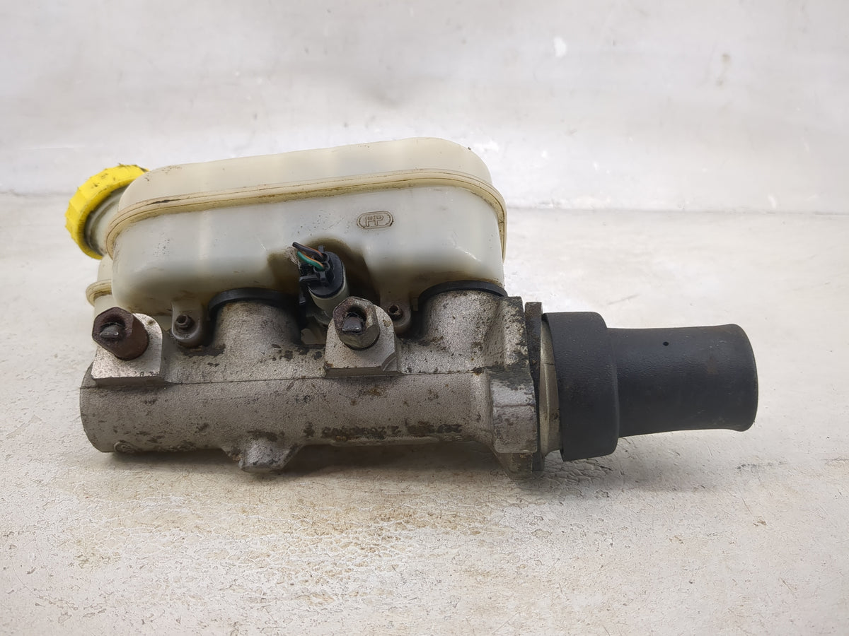 2001-2007 Dodge Caravan Brake Master Cylinder 1513133 - Oemusedautoparts1.com