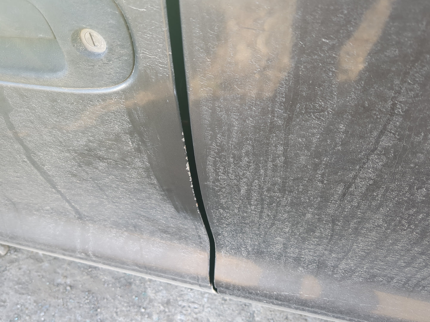 2000-2004 Dodge Dakota Driver Front Door Oem - Oemusedautoparts1.com