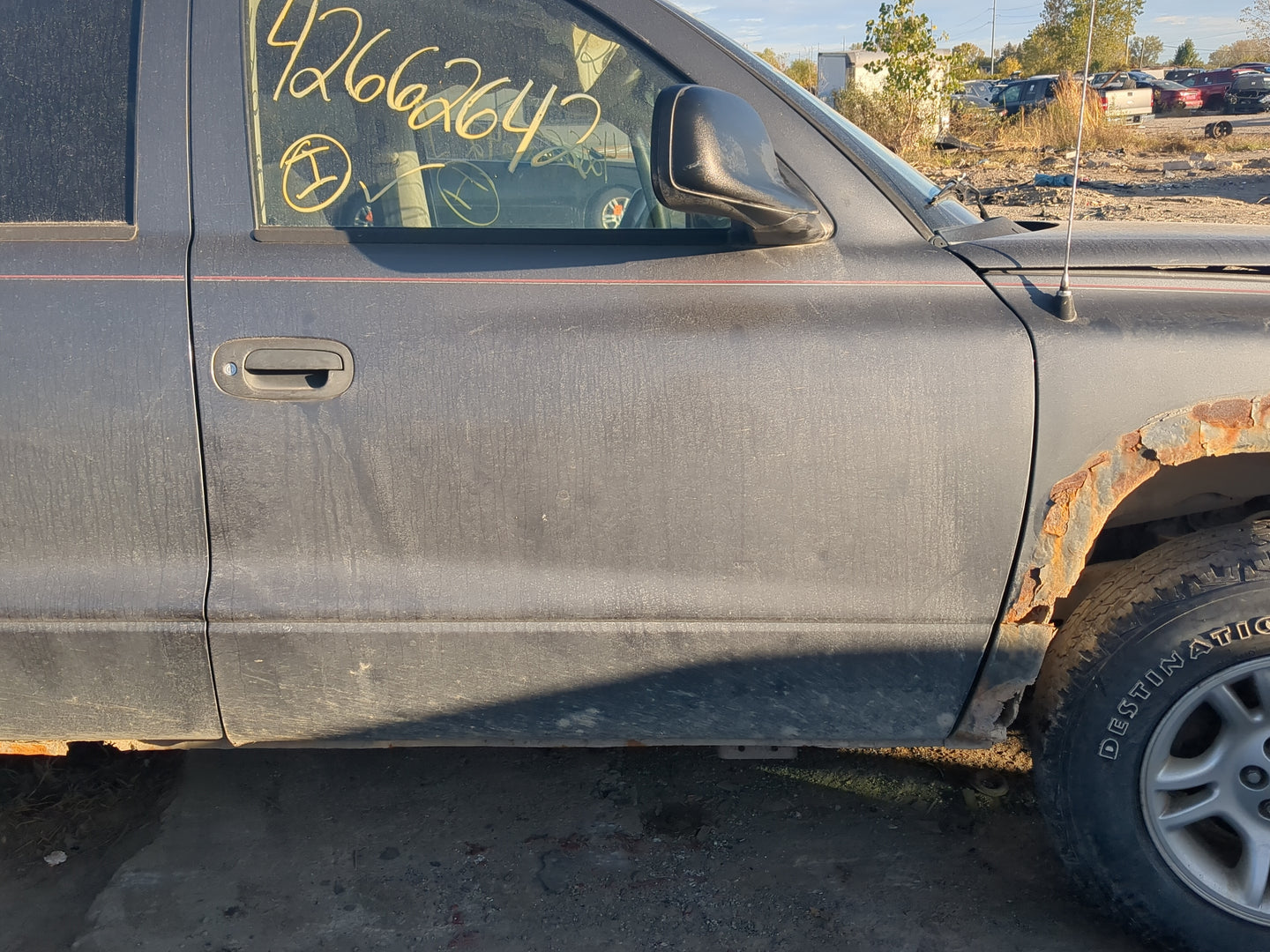 2000-2004 Dodge Dakota Passenger Front Door Oem 1203486 - Oemusedautoparts1.com