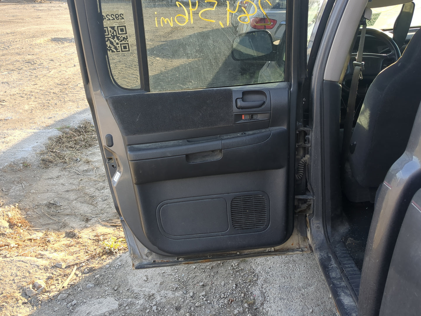 2000-2004 Dodge Dakota Driver Rear Door Oem - Oemusedautoparts1.com