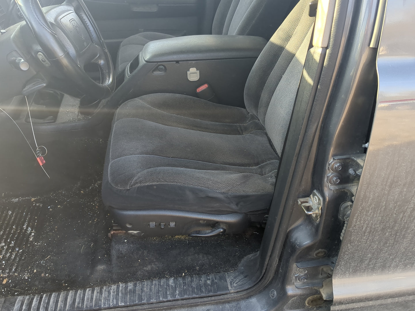 2000-2004 Dodge Dakota Driver Front Seat Oem - Oemusedautoparts1.com