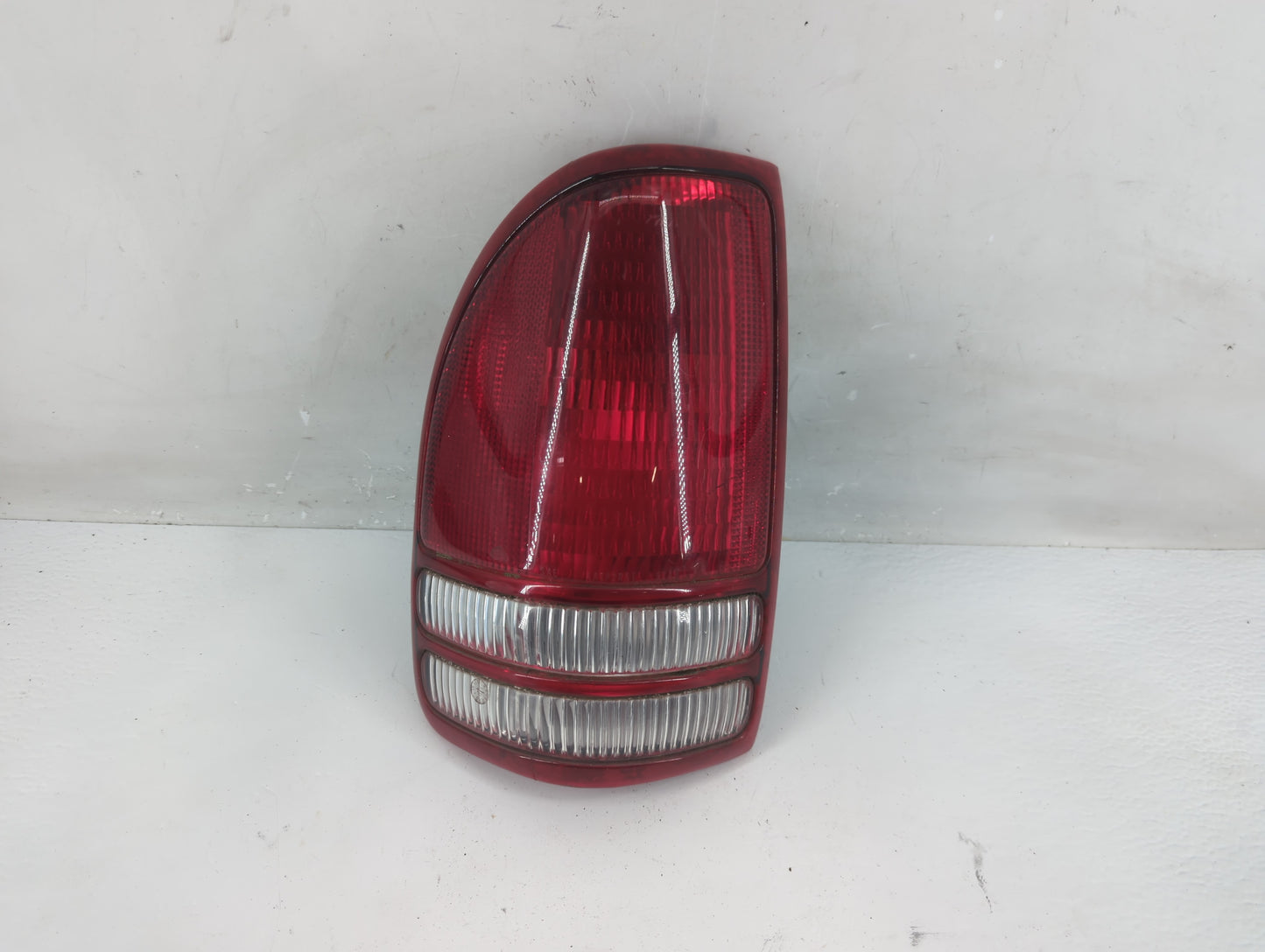 1997-2004 Dodge Dakota Tail Light Assembly Driver Left OEM P/N:55055113 Fits Fits 1997 1998 1999 2000 2001 2002 2003 2004 OE