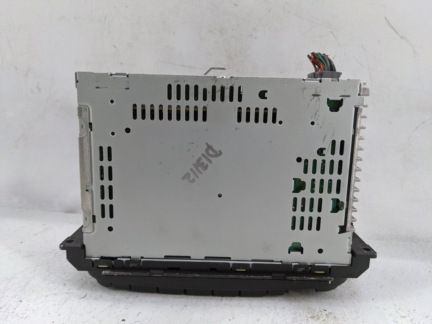 2002-2004 Dodge Dakota Radio AM FM Cd Player Receiver Replacement P/N:P05064300AC Fits Fits 2002 2003 2004 2005 2006 2007 OE