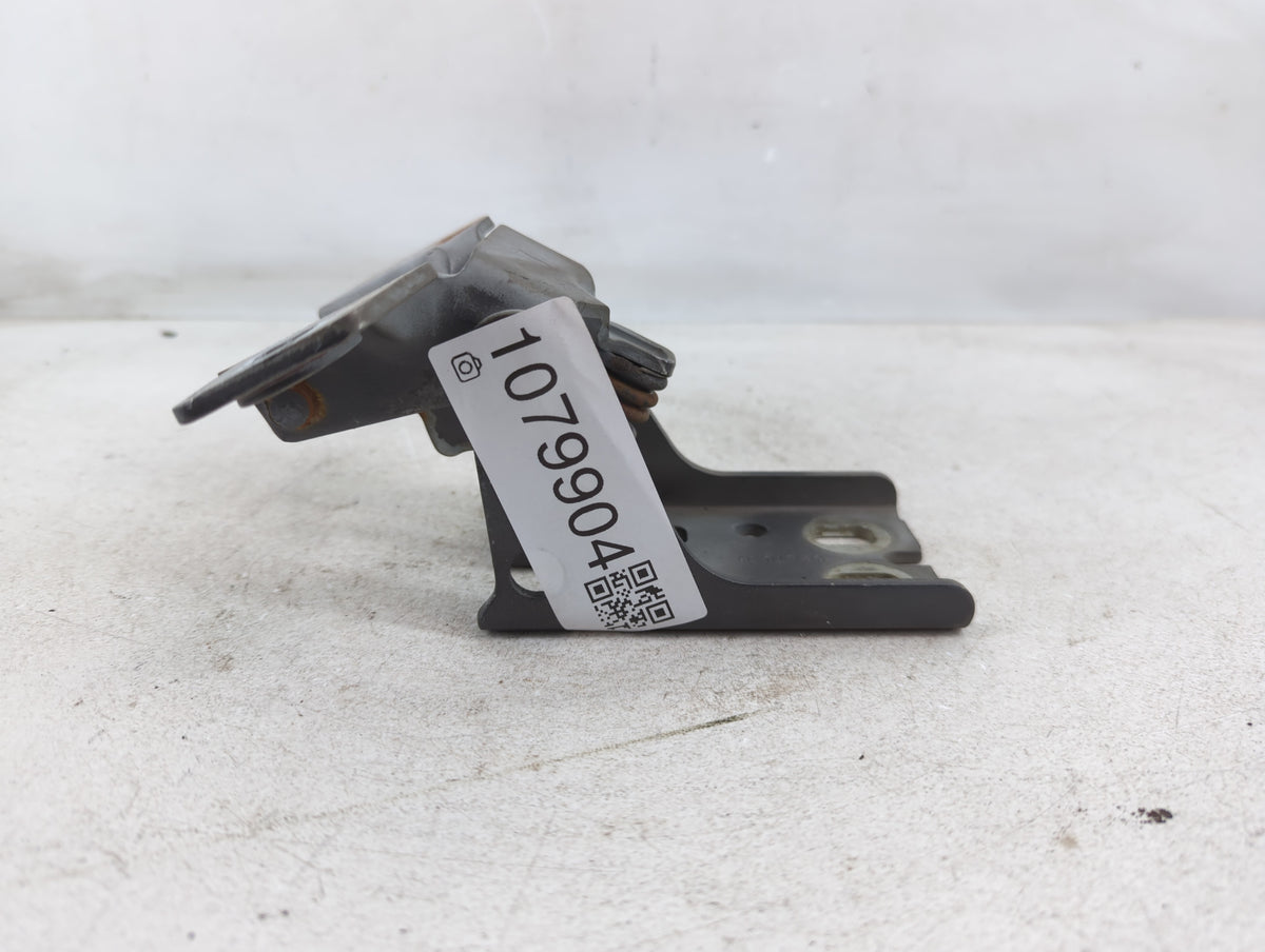 2003 Dodge Durango Driver Left Hood Hinge 1079904 - Oemusedautoparts1.com
