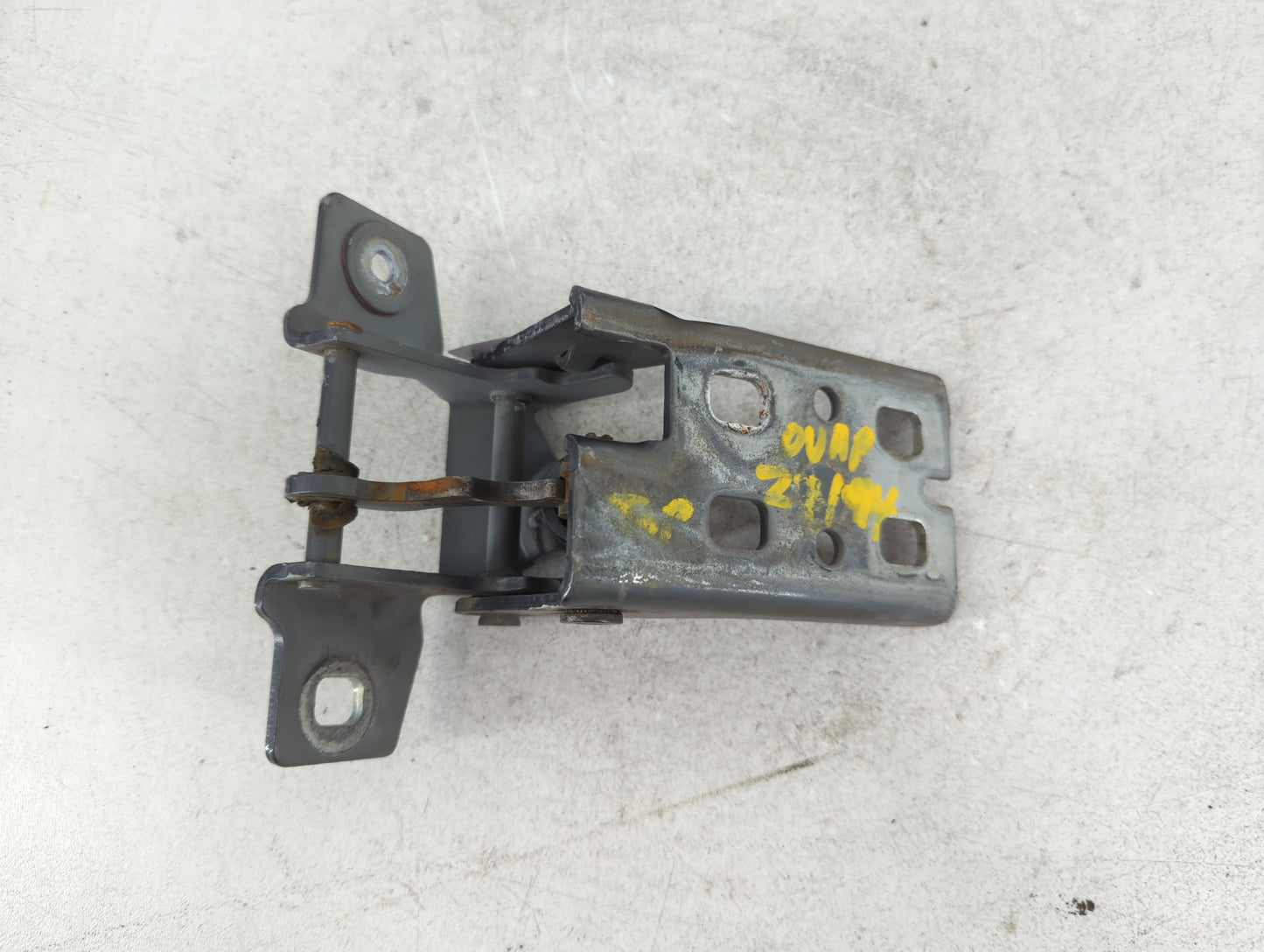 2003 Dodge Durango Driver Left Hood Hinge 1079904 - Oemusedautoparts1.com