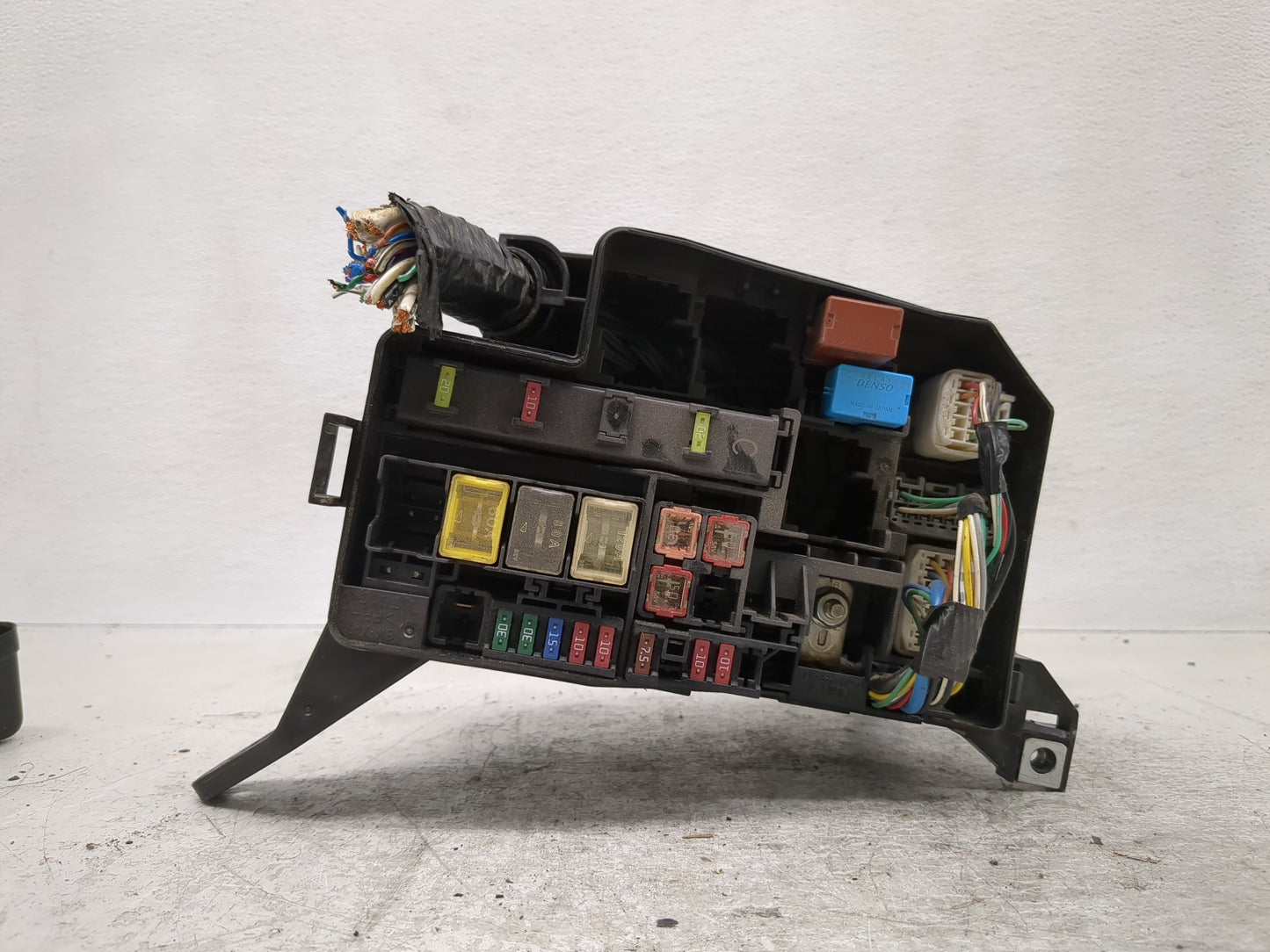 2000-2003 Dodge Durango Fusebox Fuse Box Panel Relay Module P/N:P56049549AC Fits Fits 2000 2001 2002 2003 OEM Used Auto Part