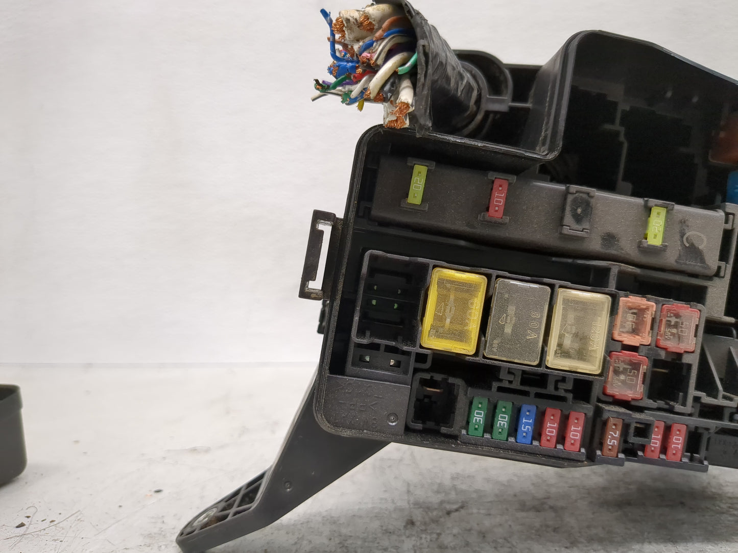 2000-2003 Dodge Durango Fusebox Fuse Box Panel Relay Module P/N:P56049549AC Fits Fits 2000 2001 2002 2003 OEM Used Auto Part