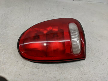 1998-2003 Dodge Durango Tail Light Assembly Passenger Right OEM P/N:19284 4576362 Fits OEM Used Auto Parts - Oemusedautopart