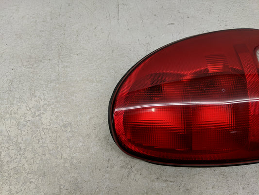 1998-2003 Dodge Durango Tail Light Assembly Passenger Right OEM P/N:19284 4576362 Fits OEM Used Auto Parts