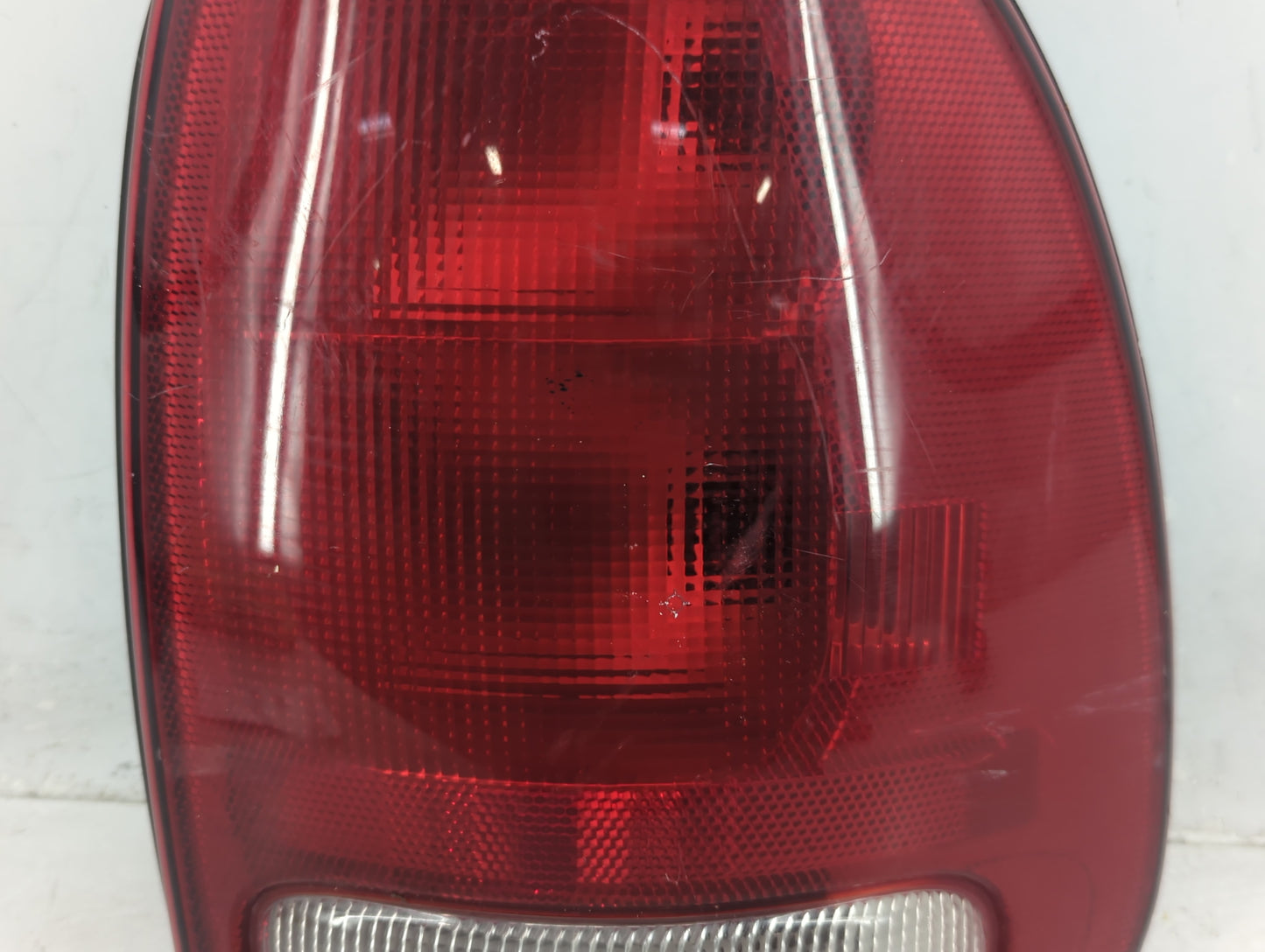 1998-2003 Dodge Durango Tail Light Assembly Passenger Right OEM P/N:4576362 Fits Fits 1996 1997 1998 1999 2000 2001 2002 200