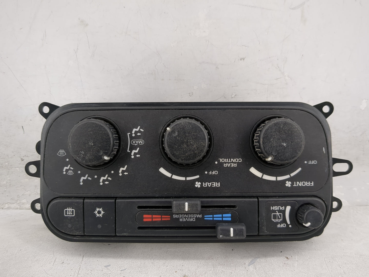 2002-2003 Dodge Durango Climate Control Module Temperature AC/Heater Replacement P/N:P55056249AE Fits Fits 2002 2003 OEM Use