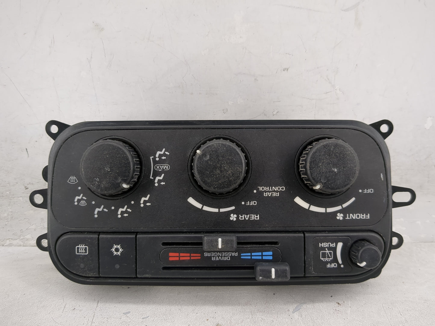 2002-2003 Dodge Durango Climate Control Module Temperature AC/Heater Replacement P/N:P55056249AE Fits Fits 2002 2003 OEM Use