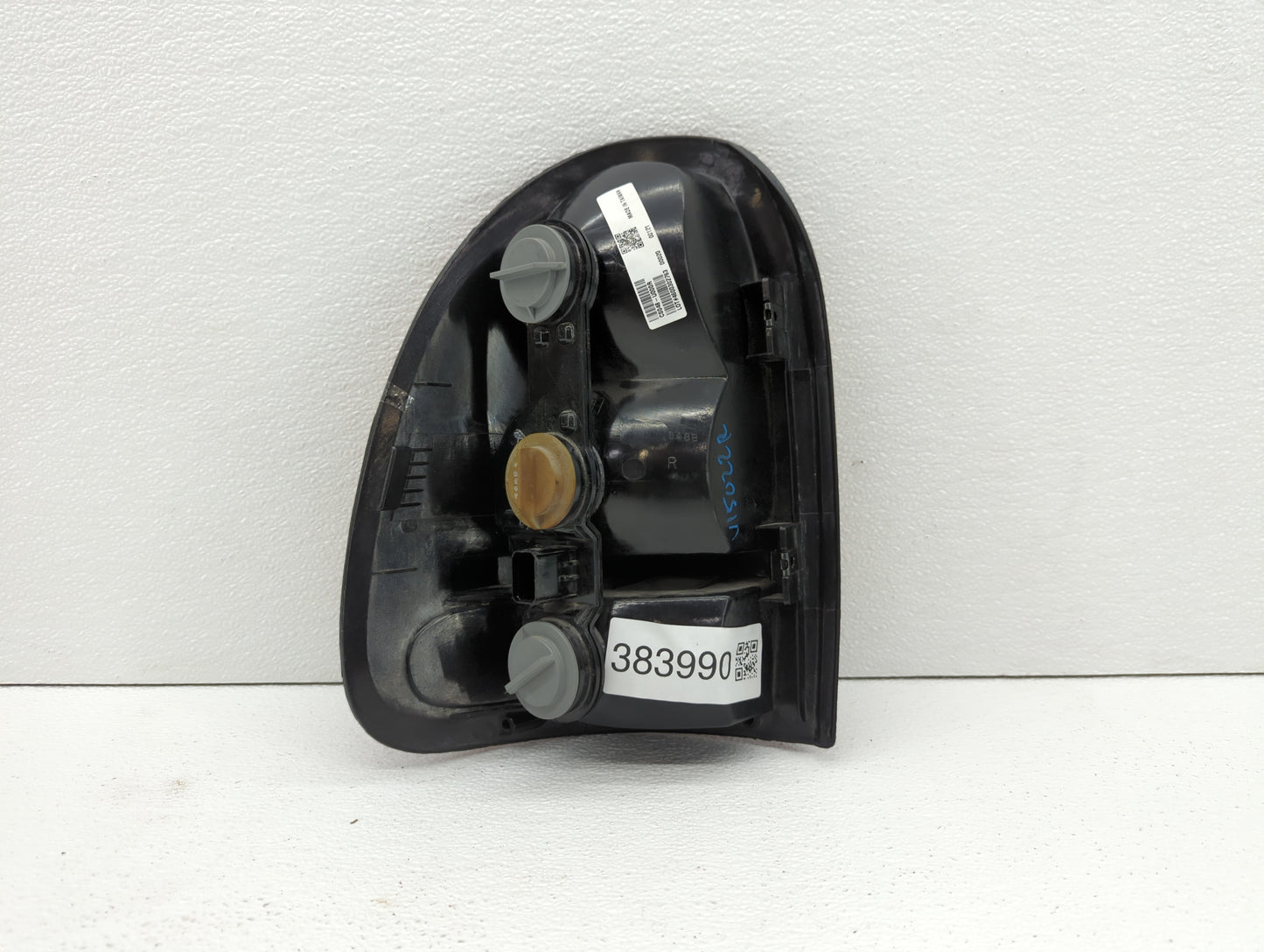 1998-2003 Dodge Durango Tail Light Assembly Passenger Right OEM P/N:CS048-U000R 4576362 Fits OEM Used Auto Parts - Oemusedau