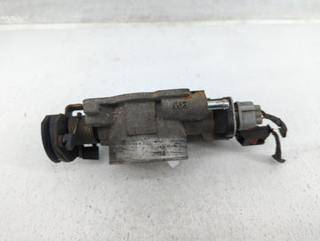 2001-2003 Dodge Durango Throttle Body P/N:63832119AF Fits Fits 2001 2002 2003 OEM Used Auto Parts