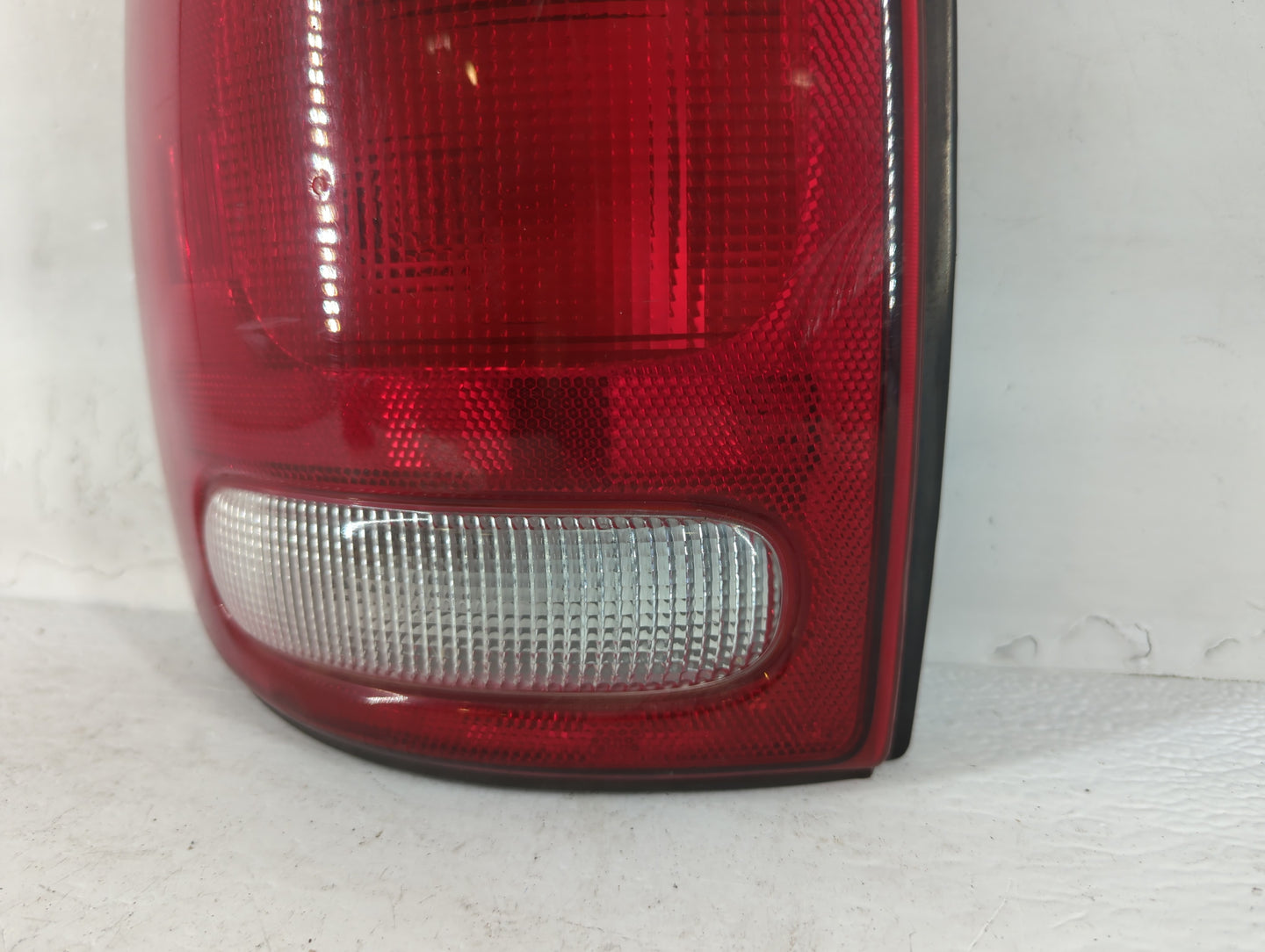 1998-2003 Dodge Durango Tail Light Assembly Driver Left OEM P/N:19284 4576363 Fits Fits 1996 1997 1998 1999 2000 2001 2002 2