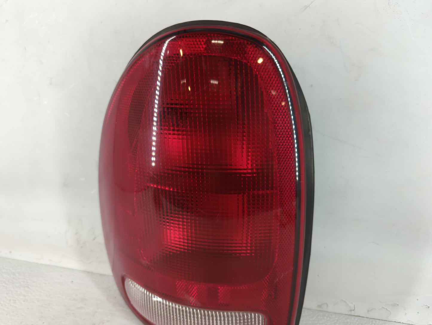 1998-2003 Dodge Durango Tail Light Assembly Driver Left OEM P/N:19284 4576363 Fits Fits 1996 1997 1998 1999 2000 2001 2002 2