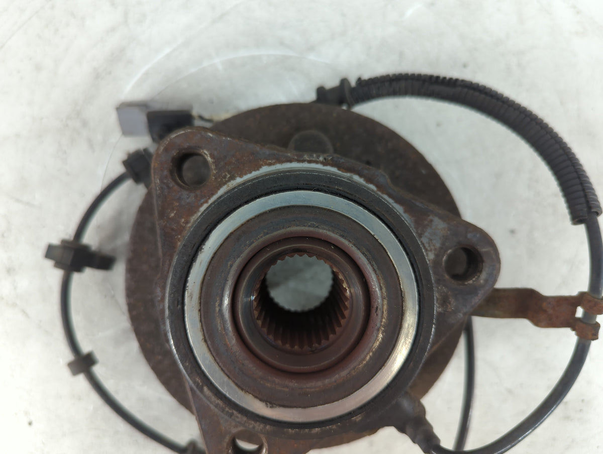 1998-2003 Dodge Durango Driver Front Wheel Hub Oem 701279 - Oemusedautoparts1.com