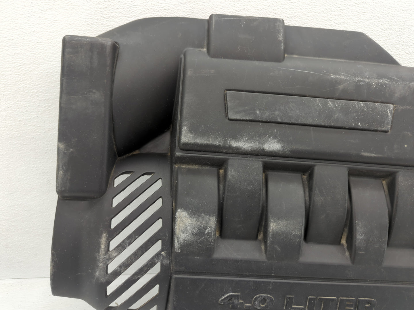 2003 Dodge Durango Engine Cover - Oemusedautoparts1.com