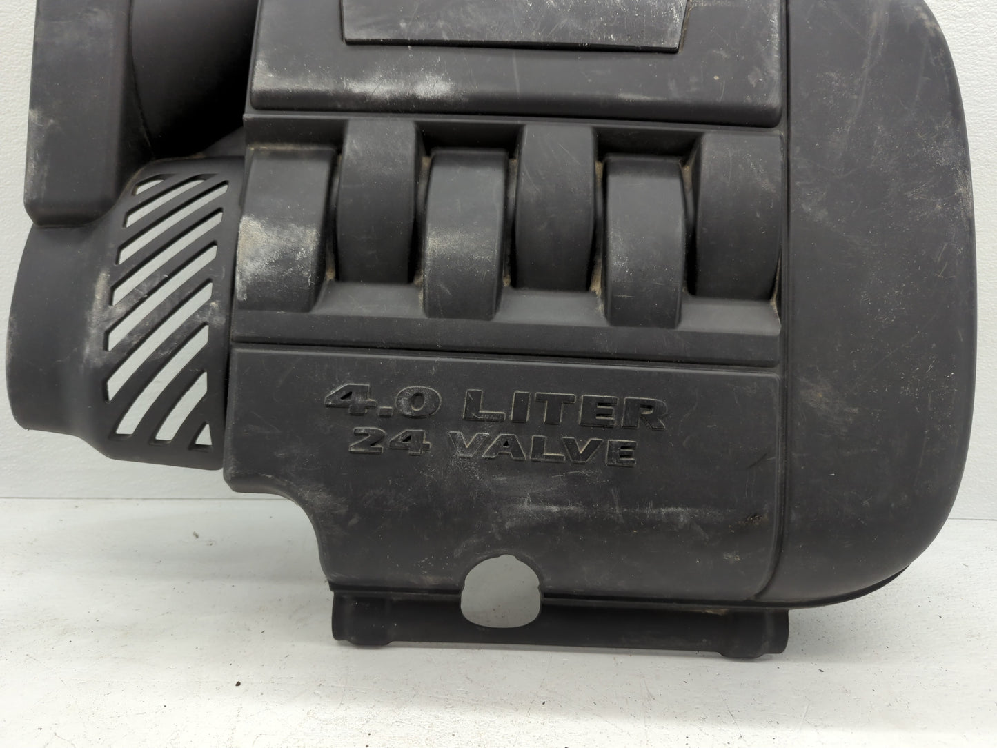 2003 Dodge Durango Engine Cover - Oemusedautoparts1.com