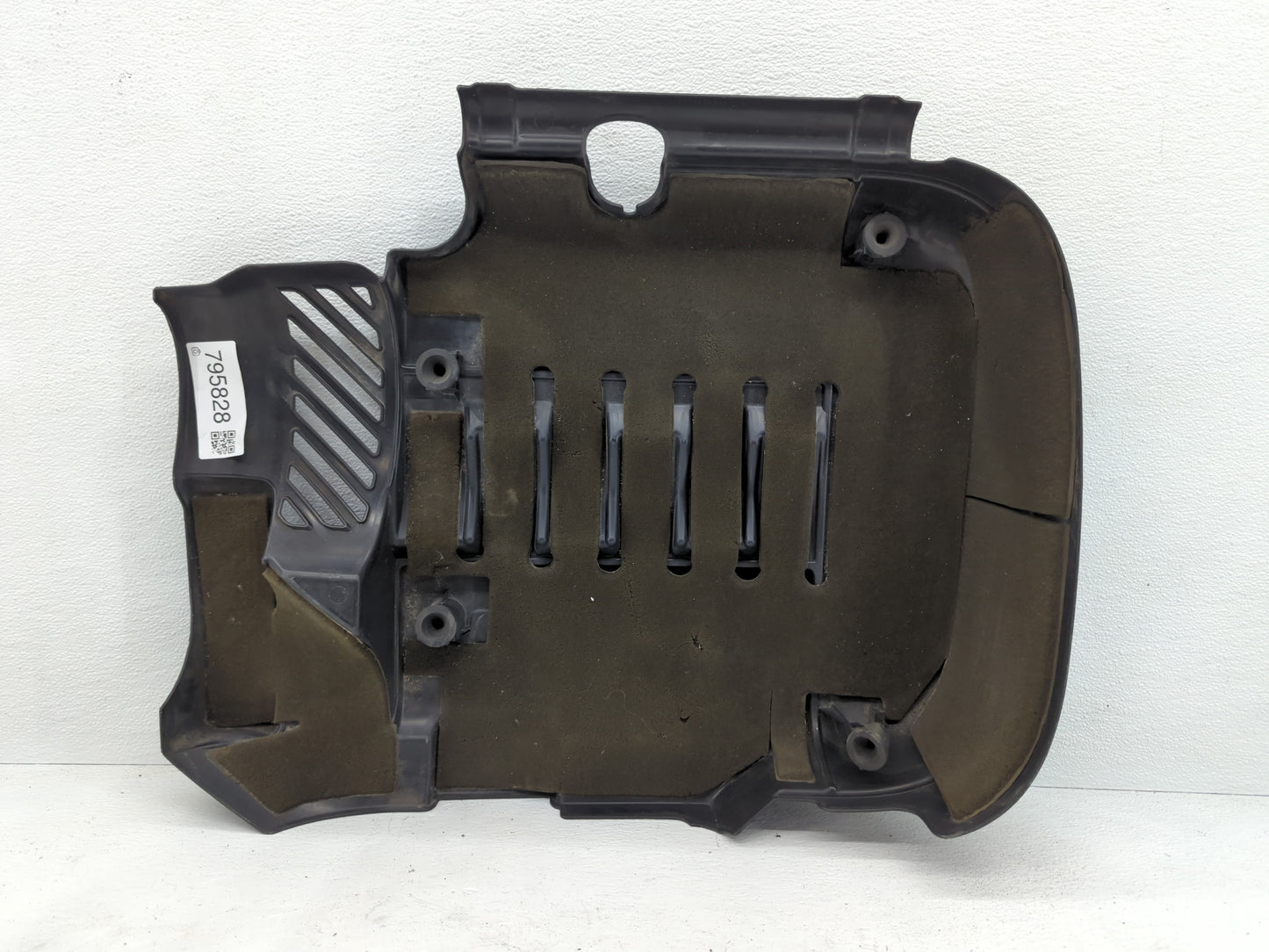 2003 Dodge Durango Engine Cover - Oemusedautoparts1.com