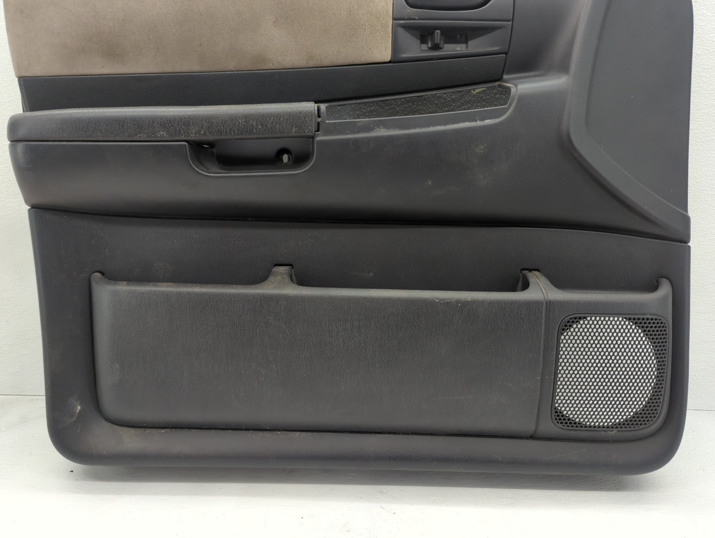 2003 Dodge Durango Front Left Driver Interior Door Panel Trim - Oemusedautoparts1.com