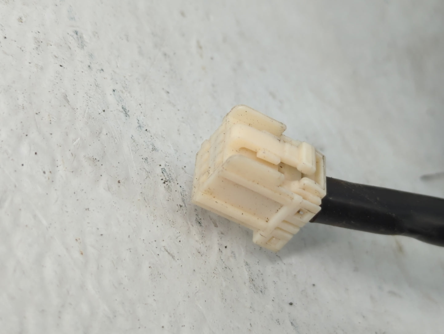 2003 Dodge Durango Driver Side View Mirror - Left Door Mirror OEM Used - Oemusedautoparts1.com