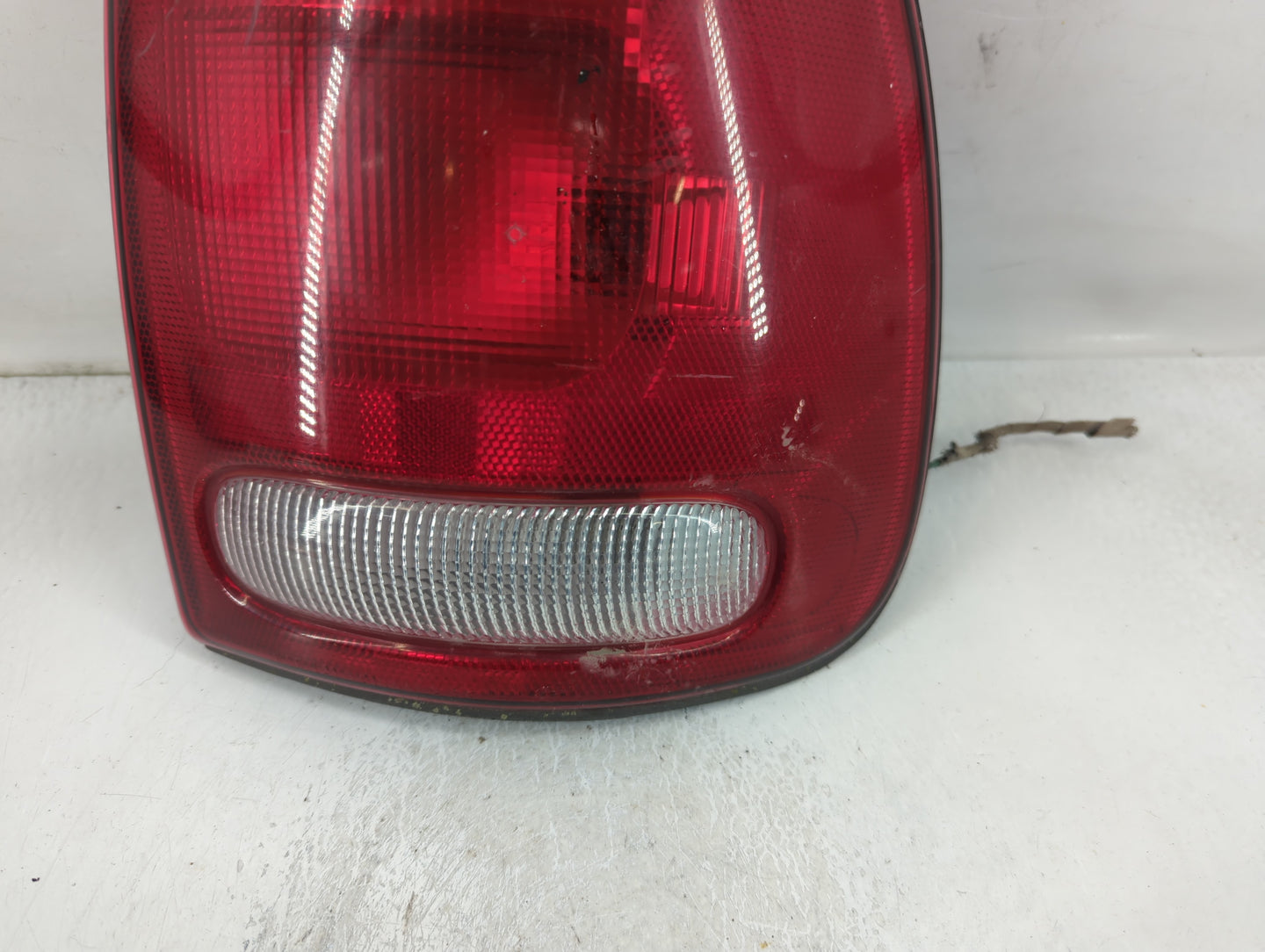 1998-2003 Dodge Durango Tail Light Assembly Passenger Right OEM Fits Fits 1996 1997 1998 1999 2000 2001 2002 2003 OEM Used A