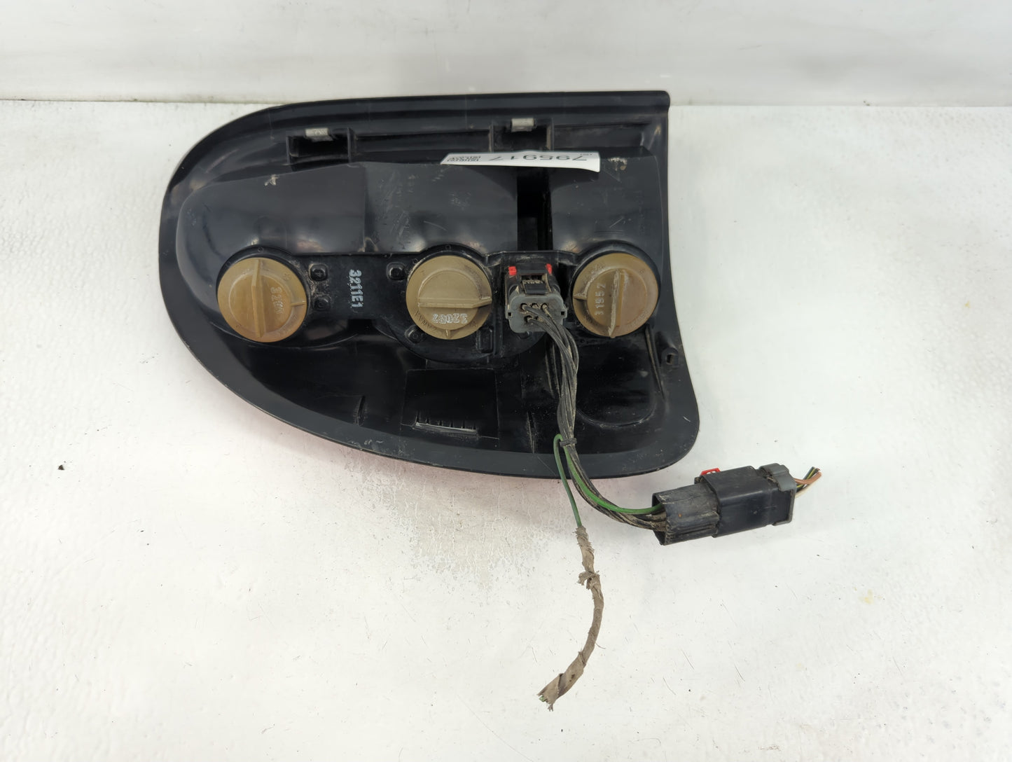 1998-2003 Dodge Durango Tail Light Assembly Passenger Right OEM Fits Fits 1996 1997 1998 1999 2000 2001 2002 2003 OEM Used A