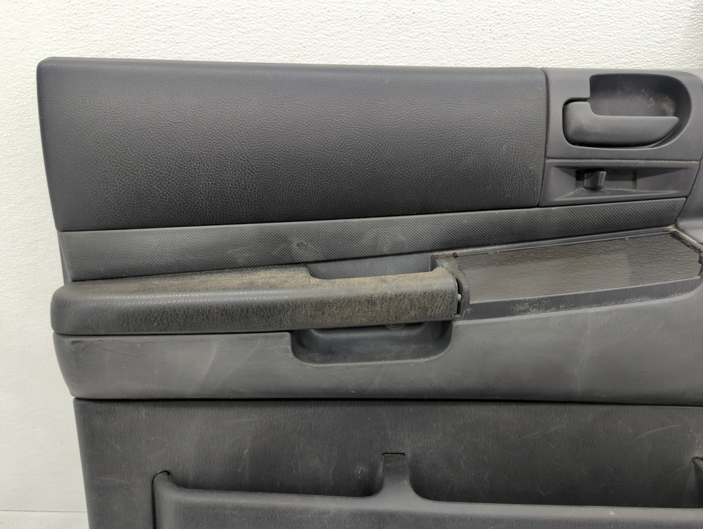 2003 Dodge Durango Front Left Driver Interior Door Panel Trim - Oemusedautoparts1.com