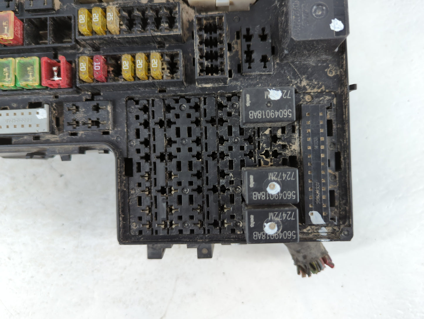 2000-2003 Dodge Durango Fusebox Fuse Box Panel Relay Module P/N:56045003AC 7154-5063NA-I Fits Fits 2000 2001 2002 2003 OEM U