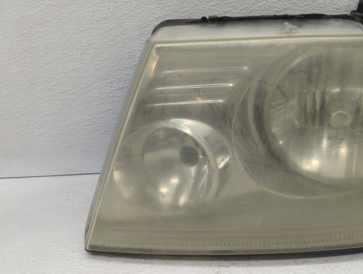 Dodge Grand Caravan Passenger Right Oem Head Light Headlight Lamp - Oemusedautoparts1.com