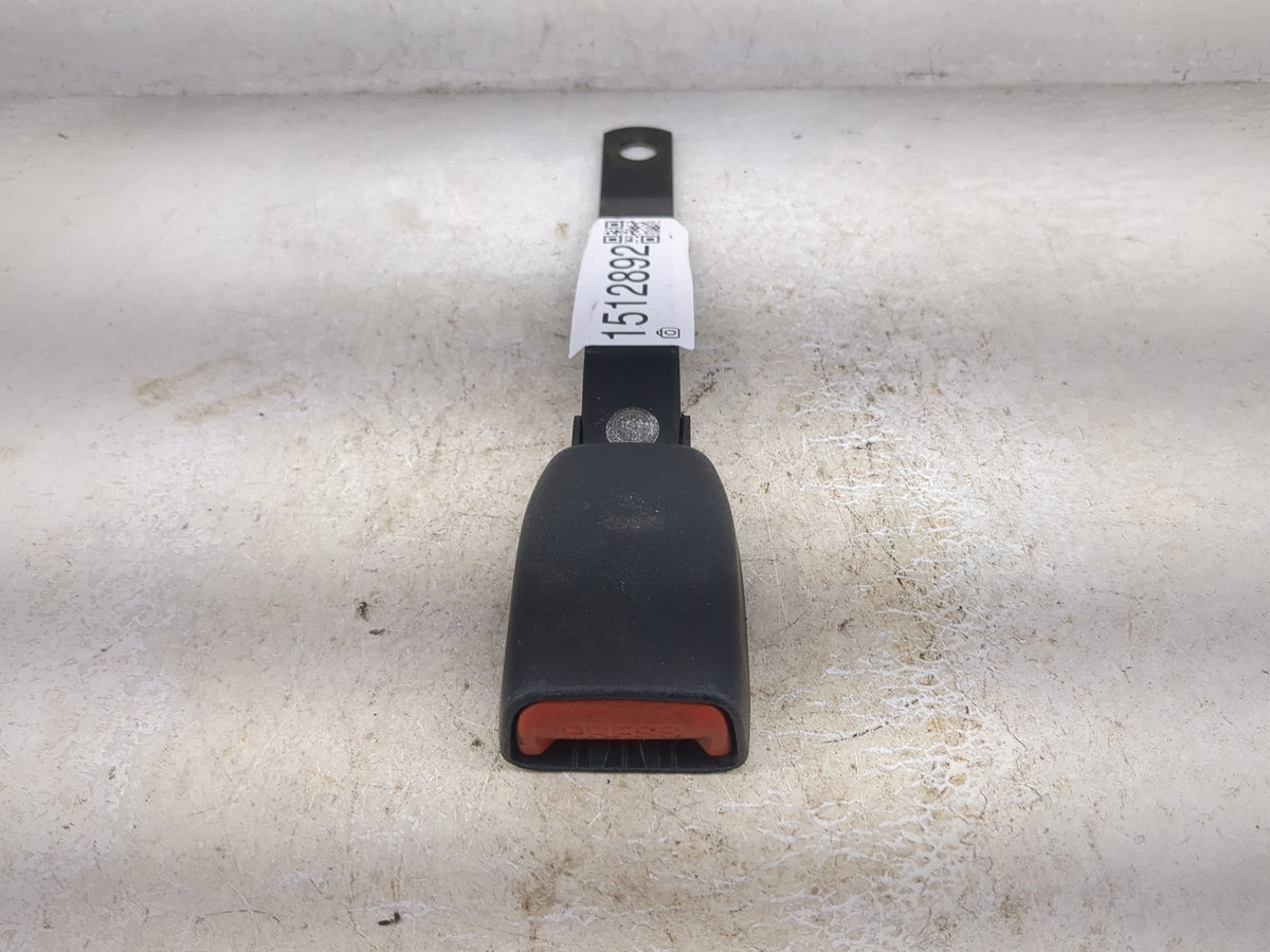 2002-2005 Dodge Neon Passenger Front Seatbelt Buckle - Oemusedautoparts1.com