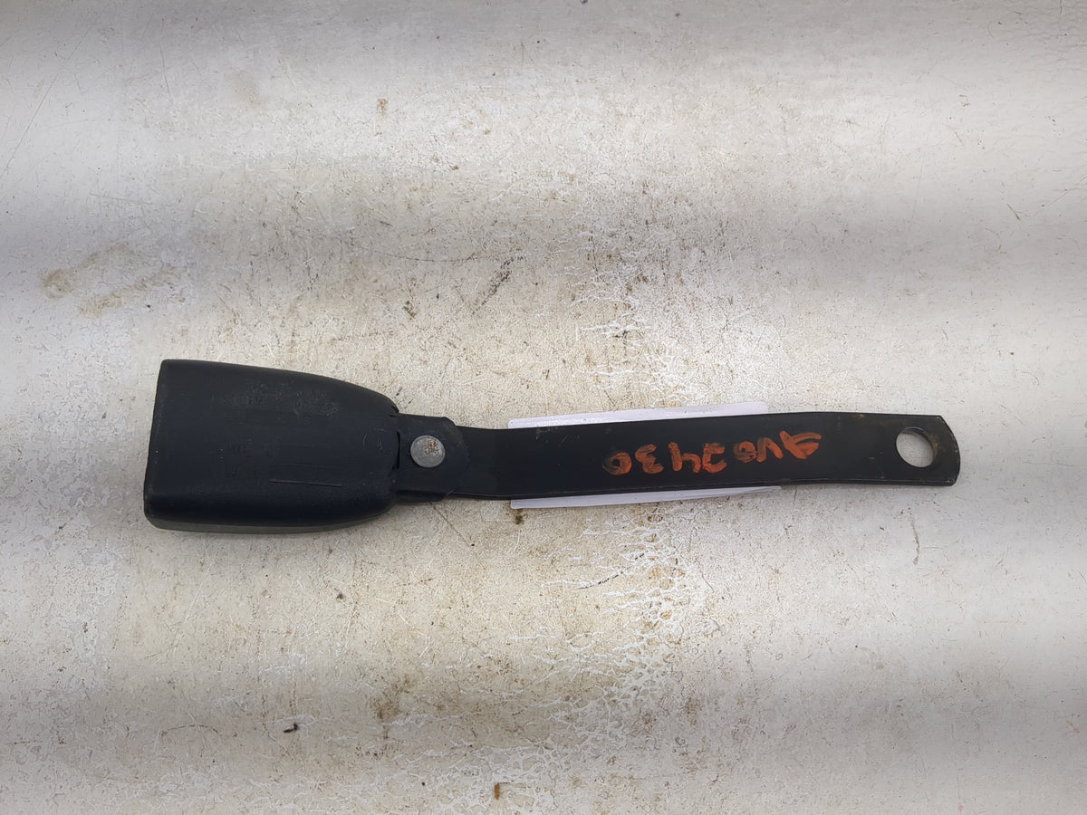 2002-2005 Dodge Neon Passenger Front Seatbelt Buckle - Oemusedautoparts1.com