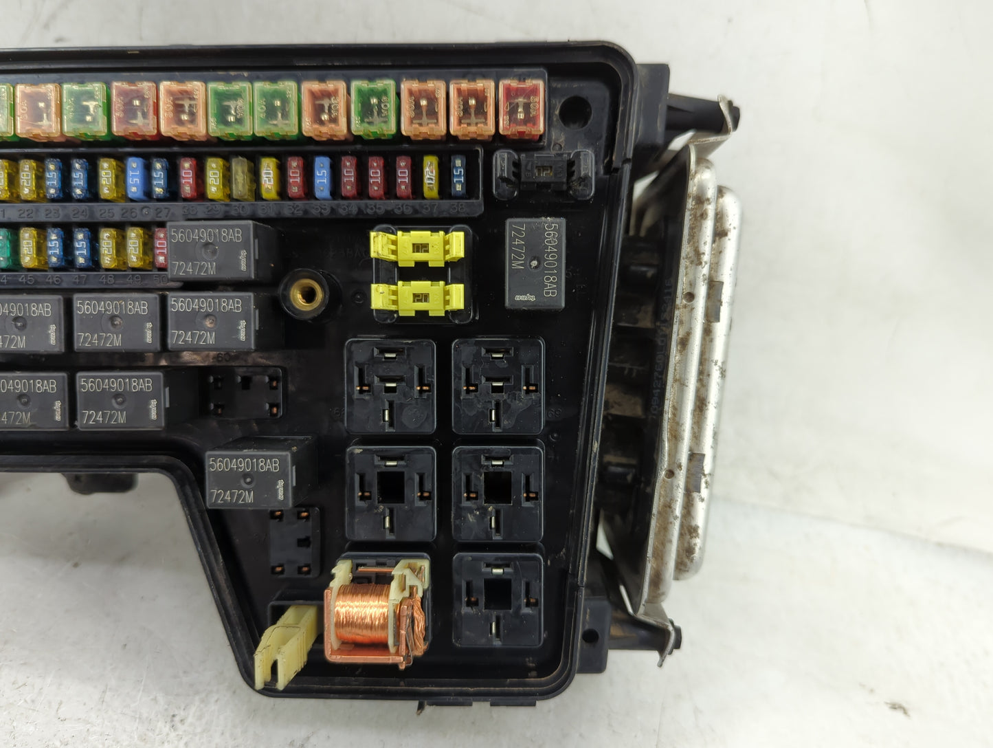 2002-2003 Dodge Ram 1500 Fusebox Fuse Box Panel Relay Module P/N:56049011AG Fits Fits 2002 2003 OEM Used Auto Parts - Oemuse