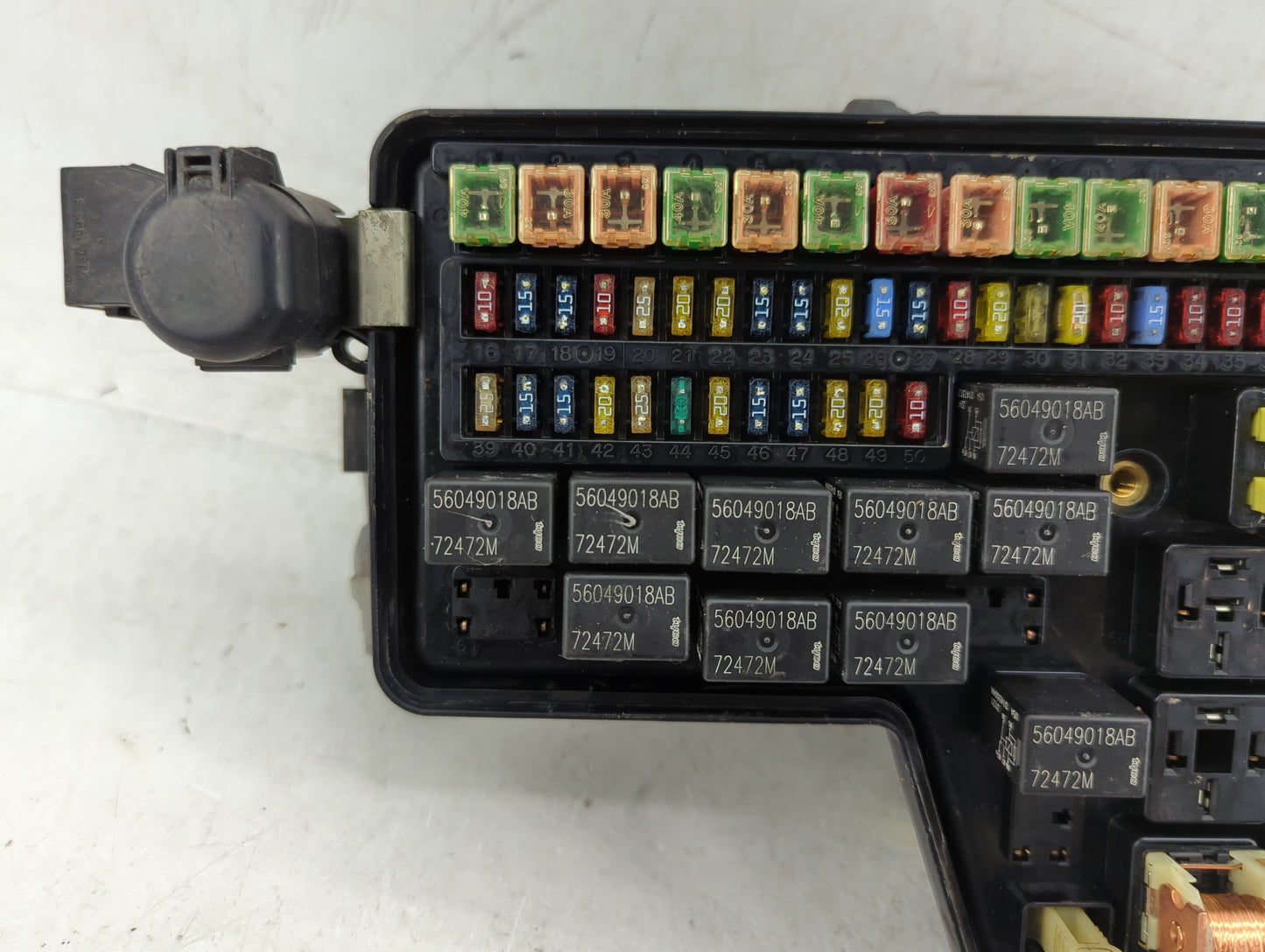 2002-2003 Dodge Ram 1500 Fusebox Fuse Box Panel Relay Module P/N:56049011AG Fits Fits 2002 2003 OEM Used Auto Parts - Oemuse