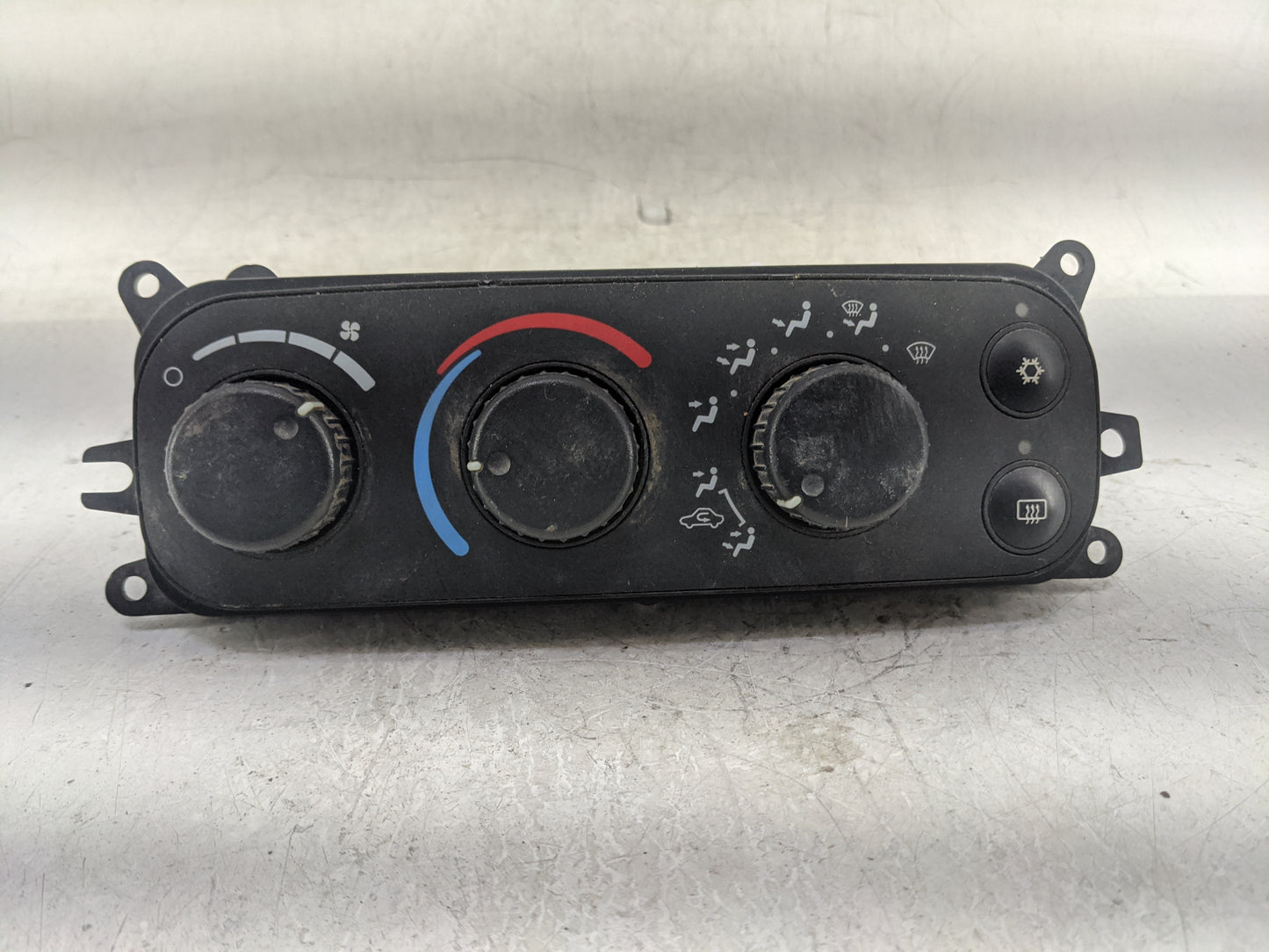 2003-2005 Dodge Ram 1500 Climate Control Module Temperature AC/Heater Replacement P/N:P55056321AC Fits Fits 2003 2004 2005 O