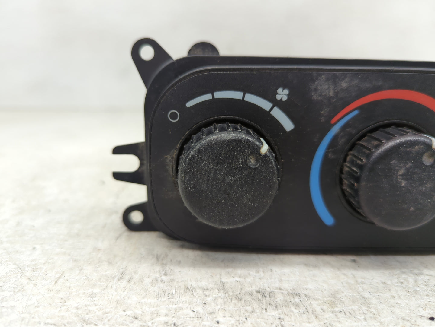 2003-2005 Dodge Ram 1500 Climate Control Module Temperature AC/Heater Replacement P/N:P55056321AC P55056321AD Fits OEM Used 