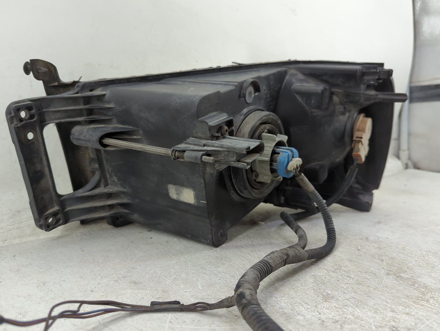 2002-2005 Dodge Ram 1500 Passenger Right Oem Head Light Headlight Lamp - Oemusedautoparts1.com