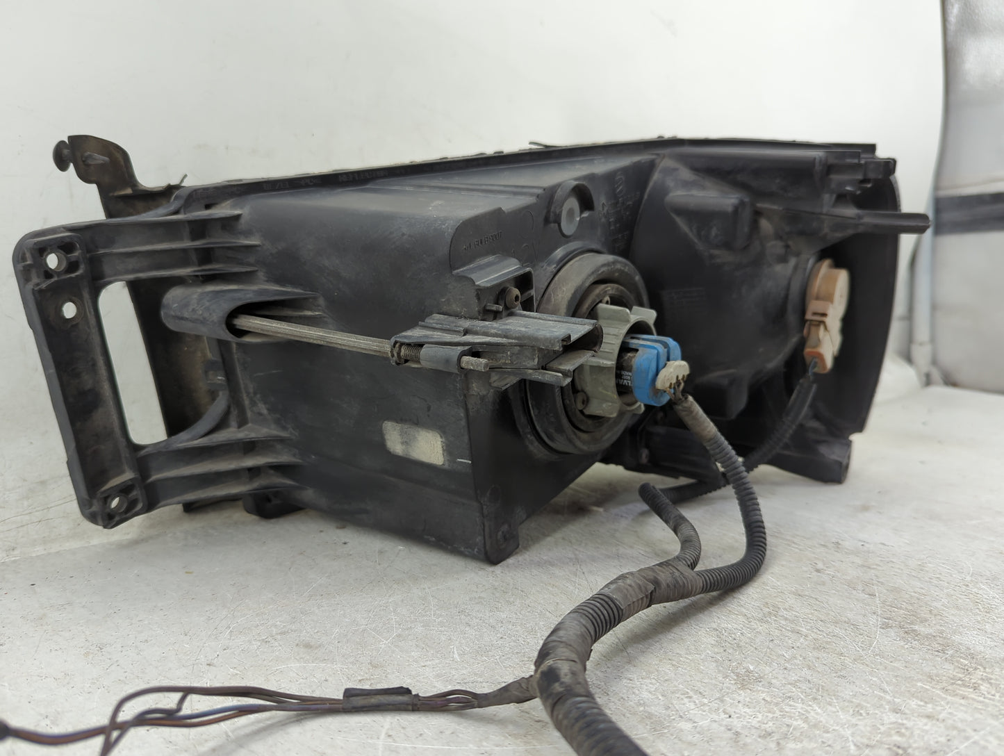 2002-2005 Dodge Ram 1500 Passenger Right Oem Head Light Headlight Lamp - Oemusedautoparts1.com