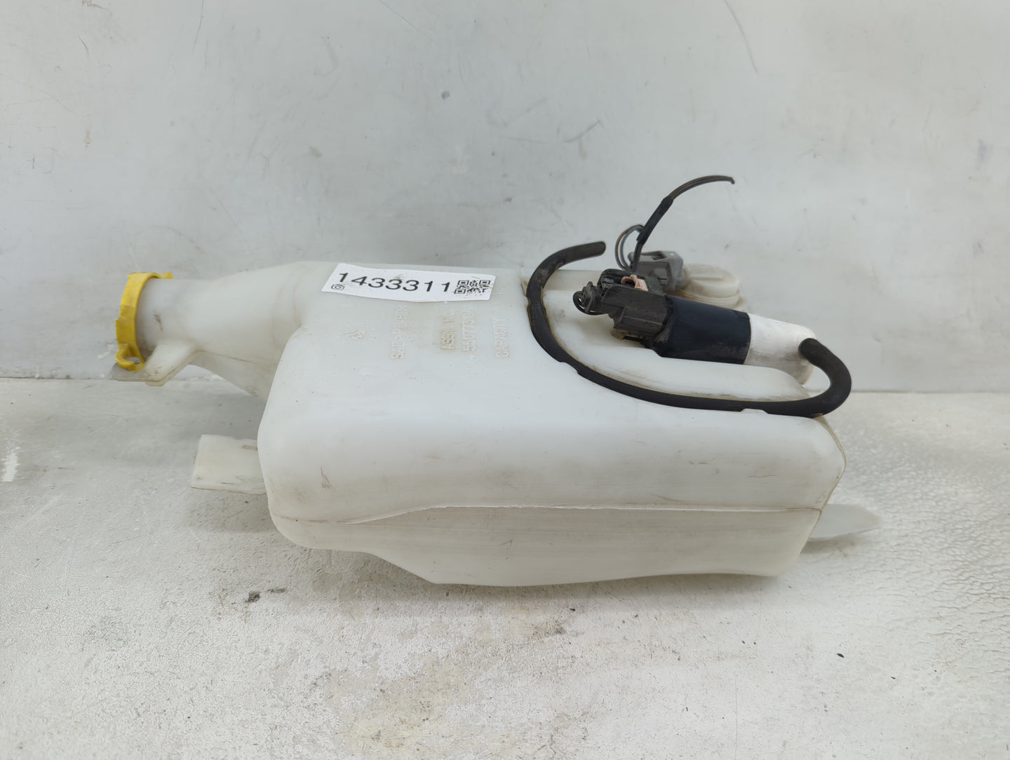 2003-2004 Dodge Ram 1500 Windshield Washer Fluid Reservoir Bottle Oem - Oemusedautoparts1.com