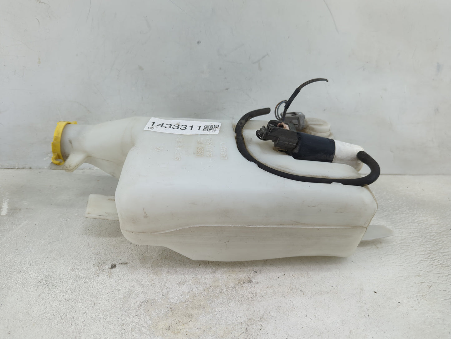2003-2004 Dodge Ram 1500 Windshield Washer Fluid Reservoir Bottle Oem - Oemusedautoparts1.com