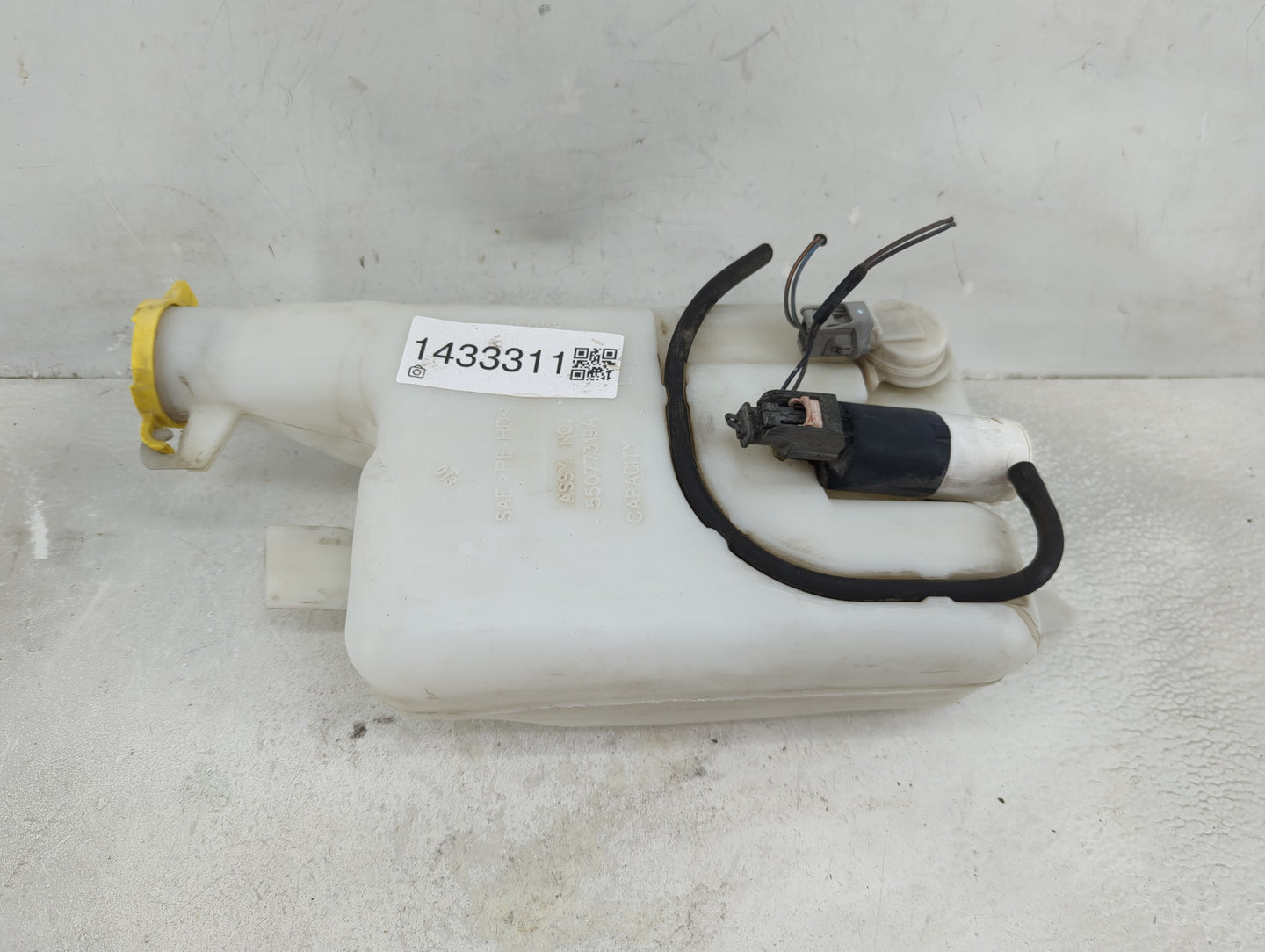 2003-2004 Dodge Ram 1500 Windshield Washer Fluid Reservoir Bottle Oem - Oemusedautoparts1.com