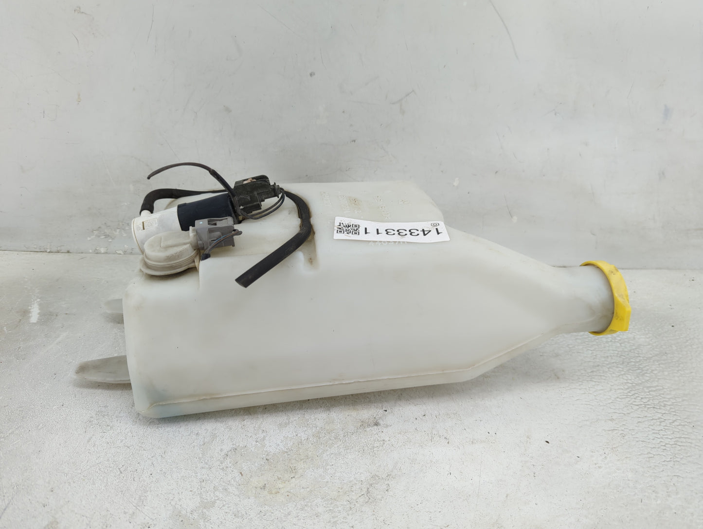 2003-2004 Dodge Ram 1500 Windshield Washer Fluid Reservoir Bottle Oem - Oemusedautoparts1.com