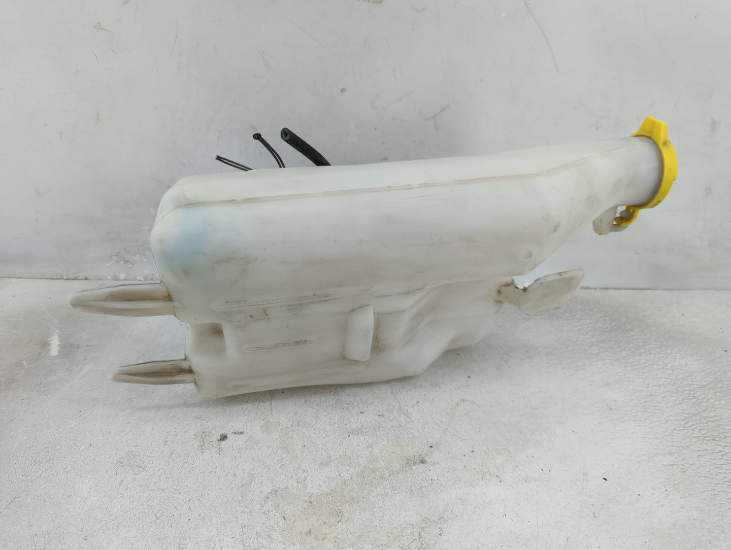 2003-2004 Dodge Ram 1500 Windshield Washer Fluid Reservoir Bottle Oem - Oemusedautoparts1.com