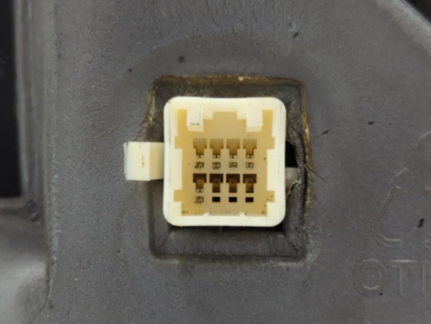 2002-2008 Dodge Ram 1500 Driver Side View Mirror - Left Door Mirror OEM Used - Oemusedautoparts1.com