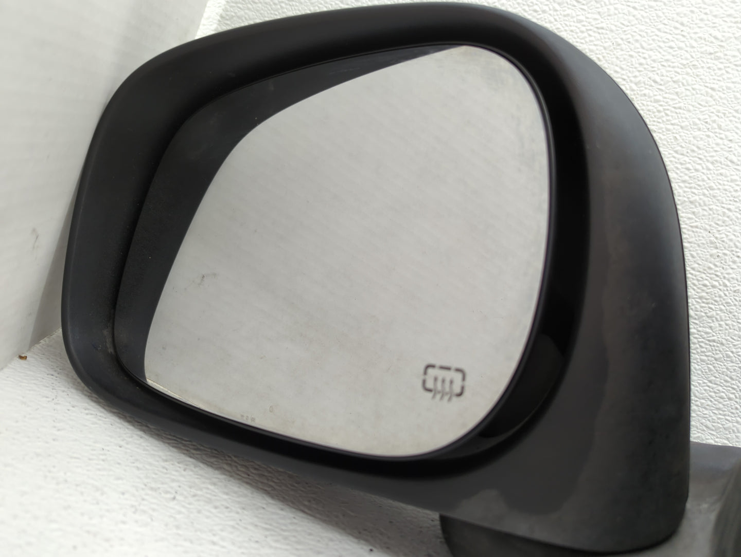 2002-2008 Dodge Ram 1500 Driver Side View Mirror - Left Door Mirror OEM Used - Oemusedautoparts1.com