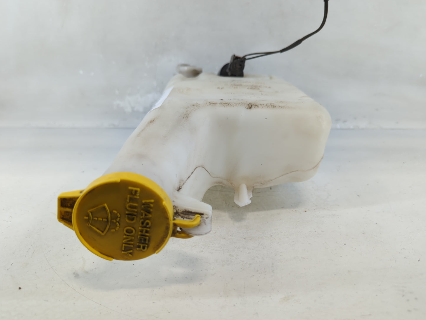 2003-2004 Dodge Ram 1500 Windshield Washer Fluid Reservoir Bottle Oem - Oemusedautoparts1.com